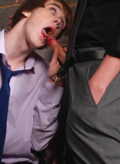 Die heißen Kumpels Kai Alexander, Kyle Dickson und Sean Savoy haben einen heißen Dreier-Sex