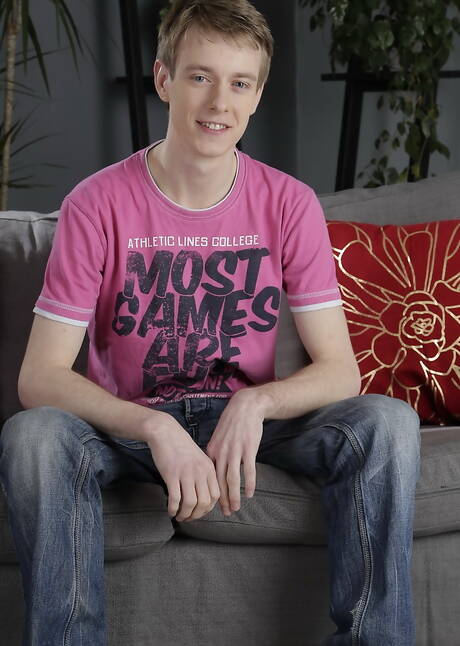 Der junge Pole Kamyk Walker und der junge Milan Sharp in heißer homosexueller Action