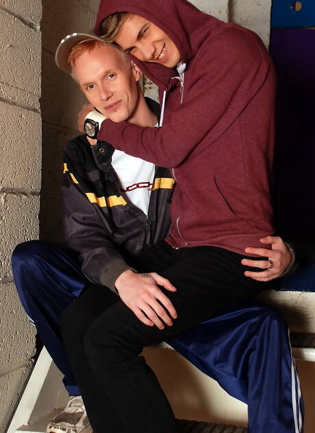 Il giovane e sexy twink slovacco Brad Fitt e il giovane Lex Blonde in una bollente azione omosessuale