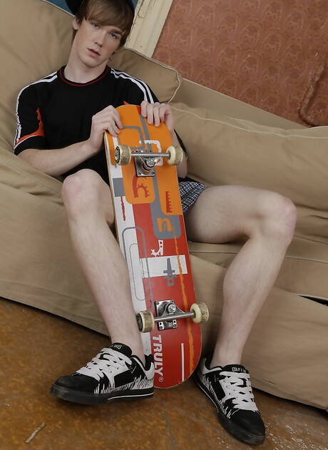 英國小夥 Kai Alexander 和捷克小夥 Xander Hollis 激情肛交