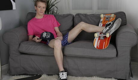 アーロン・オーロラ、デニス・リード、ミラン、ネオ・マシューズが一緒に楽しんでいる