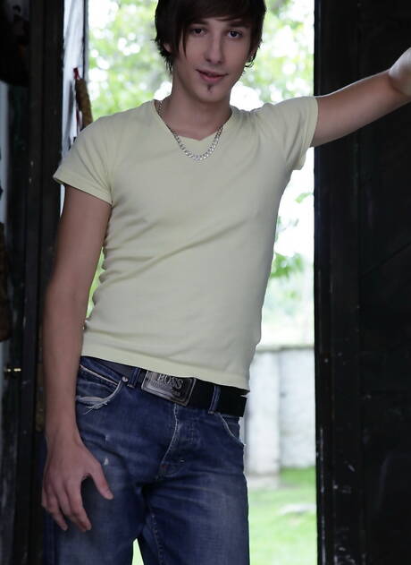 Der schöne Tscheche Kevin Ateah und der junge Tristan Balboa posieren nackt und zeigen einen schönen Hintern