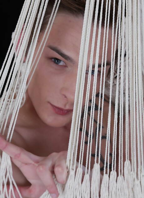 Der junge Tscheche Connor Levi und der polnische Schönling Kris Wallace bohren einen Arsch