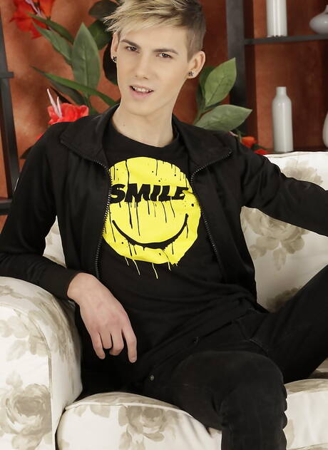 英國小夥Aaron Aurora和斯洛伐克帥哥Brad Fitt激情肛交