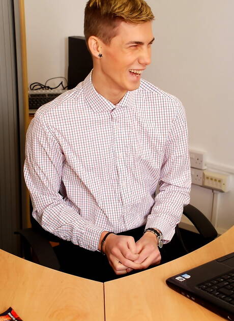 Slowaakse knappe jongen Brad Fitt en Engelse superstud Sean Savoy hebben hete seks