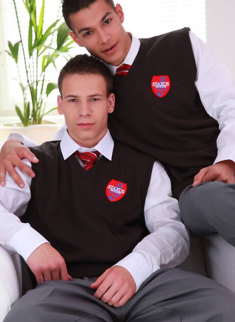 Staxus: Horny buddies Dick Casey, Will Sims and Paris Neeo in threesome fuck scene