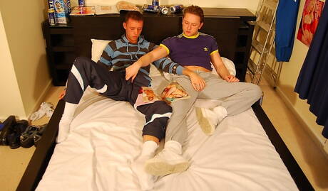 El guapo Craig Freeman y el guapo Anthony Clarke en sexo anal duro