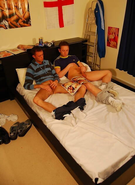 El guapo Craig Freeman y el guapo Anthony Clarke en sexo anal duro