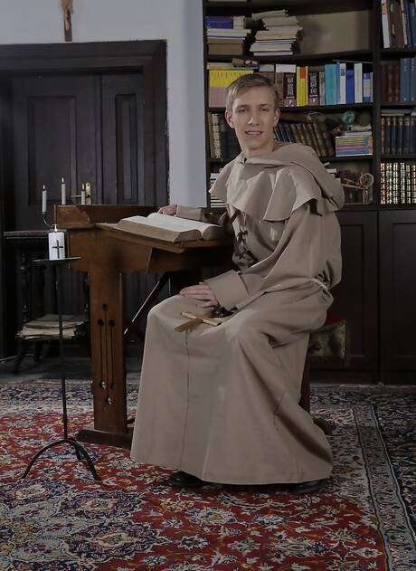 Seksowni Brad Fitt, Darryl Declan i Sven Laarson uprawiają seks w trójkącie