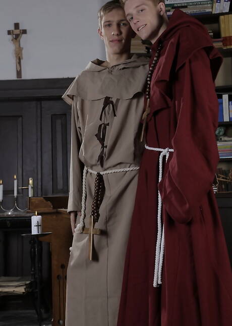 Staxus: Sexy Brad Fitt, Darryl Declan and Sven Laarson have a good 3some sex