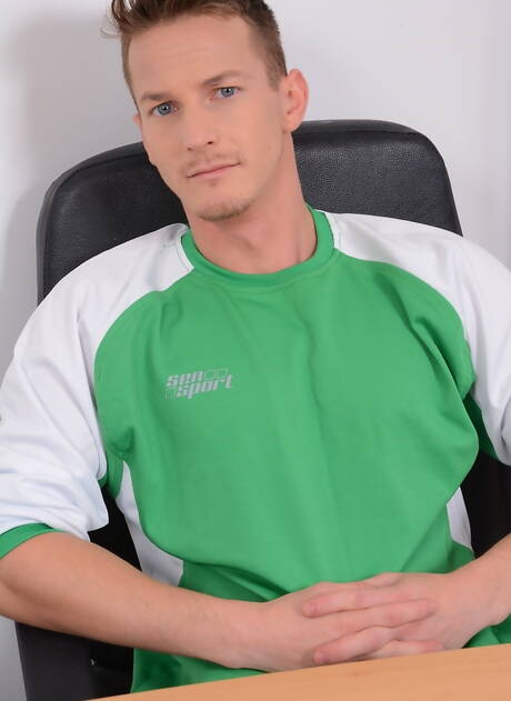 Czech hot twink Connor Levi and hungarian strongman Darius Ferdynand sucking and fucking each other