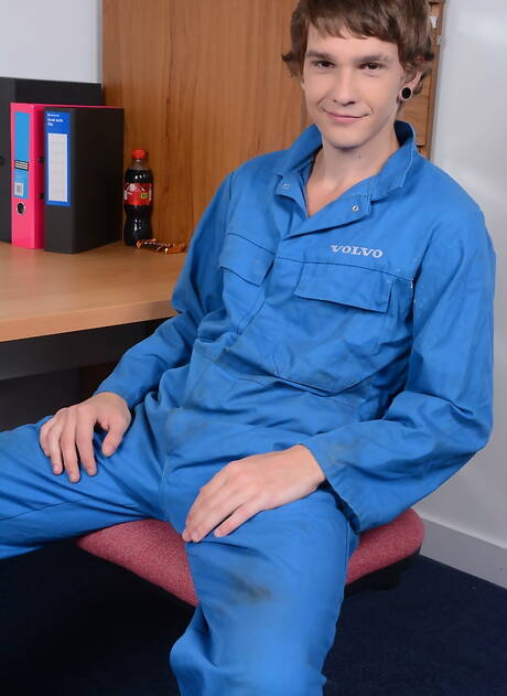 Il bel ragazzo ungherese Daniel Prince e lo stallone ceco Robbie Kasl si sono scopati a vicenda