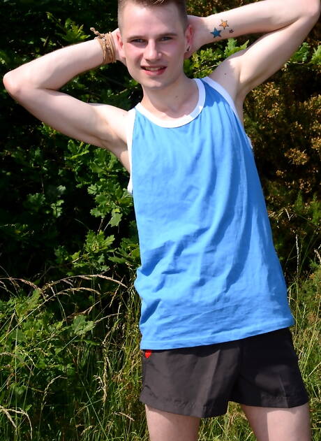 Nasty guys Jaxon Radoc, Kamyk Walker and Jake Zhang in hot threesome ass fuck action outside