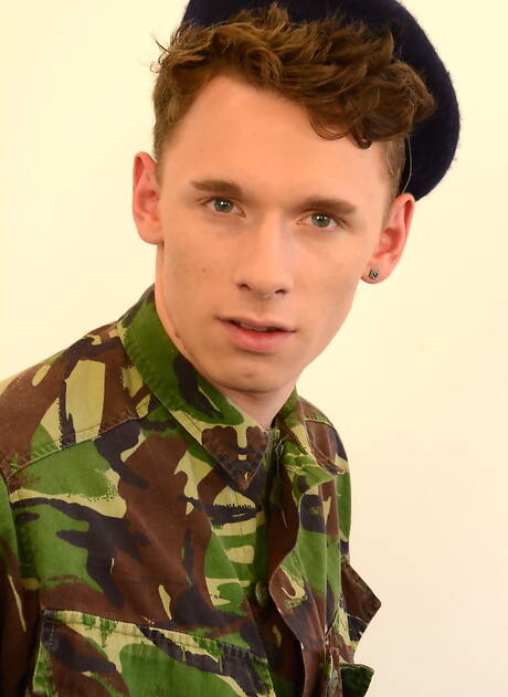 Sexy vriendinnen Connor Levi, Oscar Roberts en Rhys Casey maken de liefde