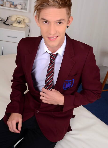 Australijski przystojniak Jaxon Radoc i młody Słowak Tim Law ruchają się po obciąganie