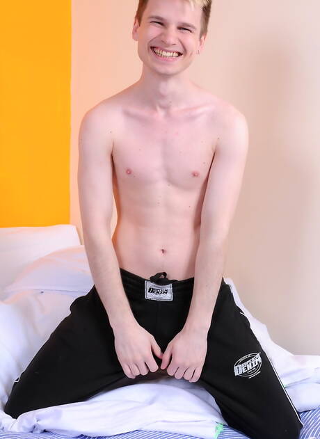 Der junge Pole Kamyk Walker und der hübsche Jonathan Tago bei einem heißen Arschfick