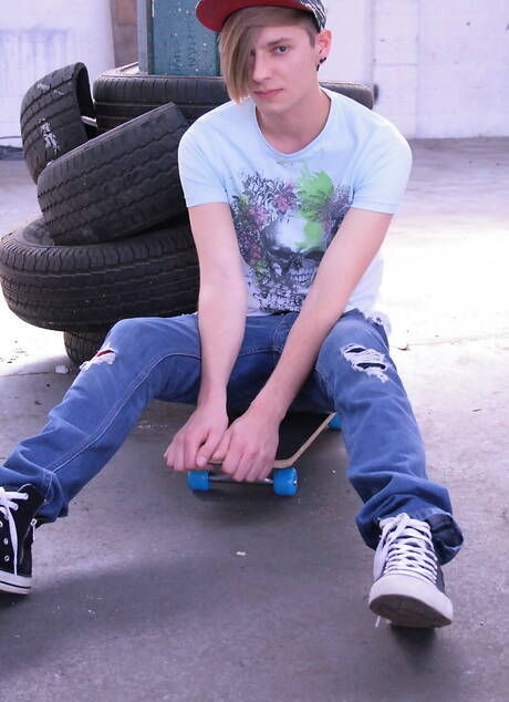 Der schöne Junge Mckenzie Cross und der junge Kerl Jay L