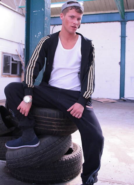 Der schöne Junge Mckenzie Cross und der junge Kerl Jay L