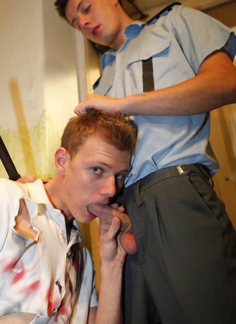 Ładny chłopak Nick Gill i młody Czech Marco będą uprawiać dobry seks