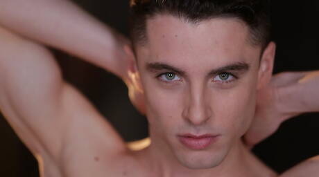 Los chicos desvergonzados Dick Casey, Johny Cruz y Will Sims se aman