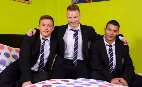 Schamlose Kumpels Billy Rubens, Kamyk Walker und Will Sims beim heißen Gruppensex