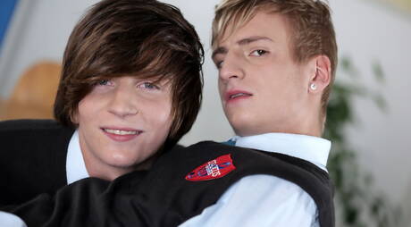 Czech young boy Alan Benfelen and strongman Richie Hajek fuck ass after sucking cock