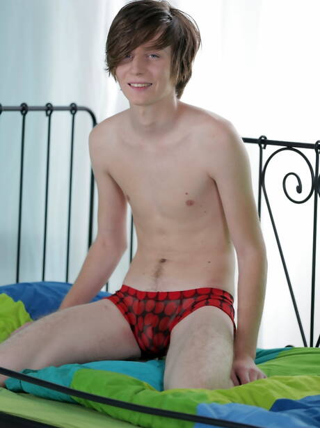 Twink Richie Hajek and czech tough guy Sam Williams in hot ass bang