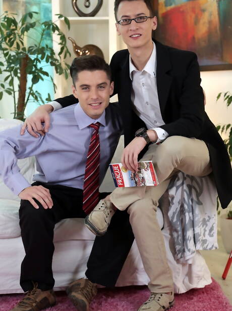 捷克年輕人 Jace Reed 和德國年輕人 Johny Cruz 互相吸吮和操弄