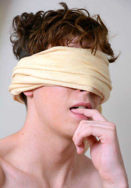 English young dude Louis Blakeson and twink Noel Diamonds in hot ass bang