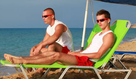 Hunky guy Matt Loughton and czech well-built Marty Love fuck after blowjob after ocean beach walking