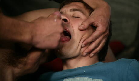 Il ragazzo sexy Nick Klein e il ragazzo ceco Dominik Trojan fanno sesso anale all