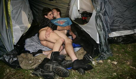 Il ragazzo sexy Nick Klein e il ragazzo ceco Dominik Trojan fanno sesso anale all