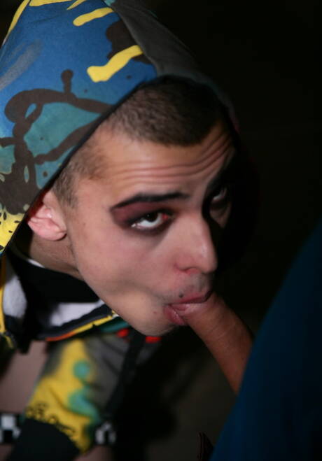 Der tschechische Muskelprotz Julien Heath und der heiße Twink Louis Brooks haben eine heiße Pärchenszene