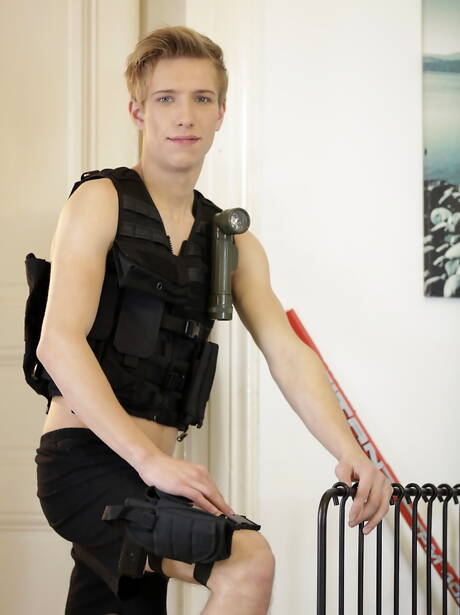 Bezczelni chłopcy Andy Fisher, Erik Franke i Sven Laarson uprawiają seks analny w trójkącie