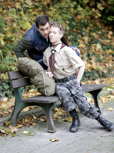 Czech hunky guy Sam Williams sucking and screwing the boy in bathroom