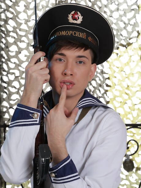 Gorący Czesi, młody Jason Mike i młody Yuri Adamov kochają się