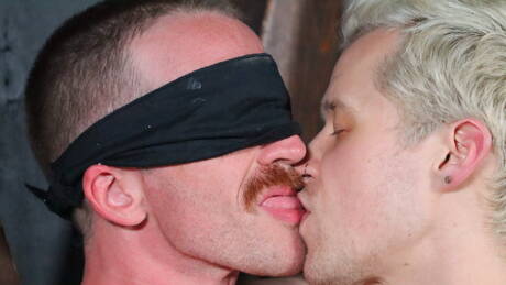 Amerykański twardziel Nate Stetson i twardziel Dakota Preston wiązani liną