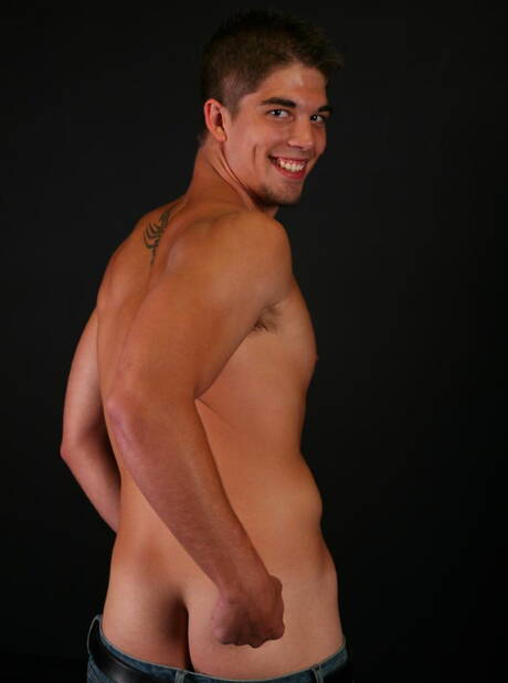 Der attraktive Gage wichst