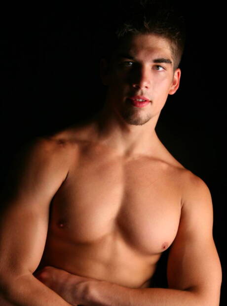 Der attraktive Gage wichst