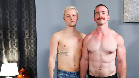 Amerikaanse knappe Nate Stetson en knappe Dakota Preston in harde anale seks