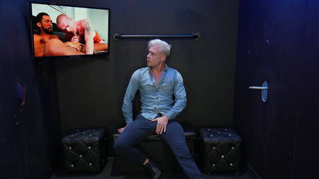 Two american boys tough guy Pierce Paris and beautiful boy Andrew Connor make a love