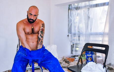 Le musclé latino Gianni Maggio taquine sa bite