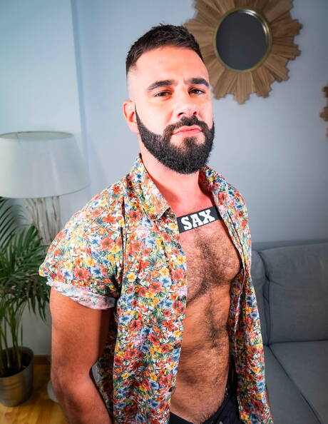 Bear Excelsior posing nude