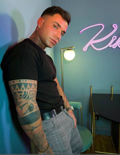 Strong bull Isaac Gomes shows a sturdy body