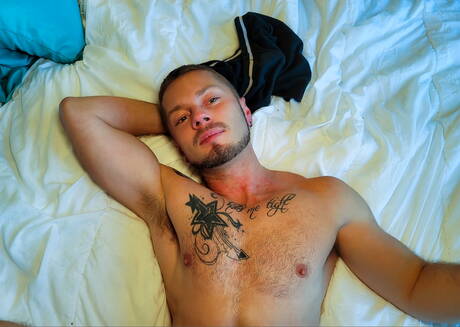 Der muskulöse Mars Gymburger und der kanadische Kraftprotz Romeo Davis haben Analsex