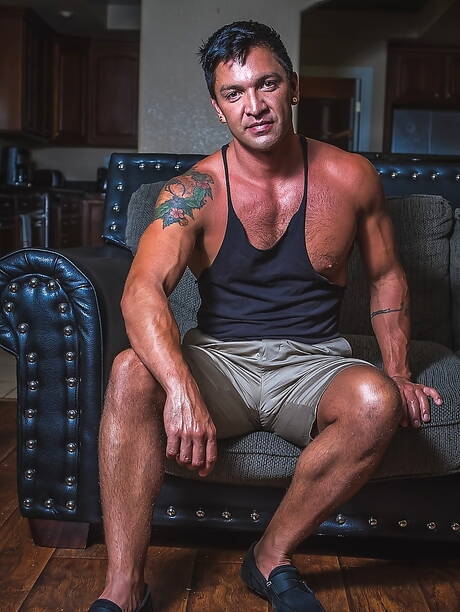 Zwei amerikanische Typen, der bullige Casey Everett und der attraktive Dominic Pacifico, ficken nach dem Schwanzlutschen