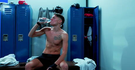 Die netten amerikanischen Freunde Christian Wilde, der haarige Hengst, und Troy Accola, der Superhengst, haben heißen Sex