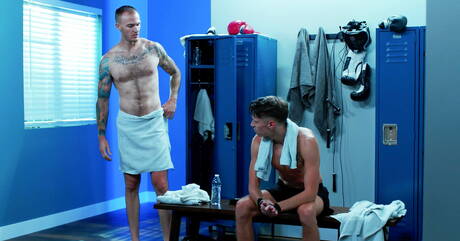 Die netten amerikanischen Freunde Christian Wilde, der haarige Hengst, und Troy Accola, der Superhengst, haben heißen Sex