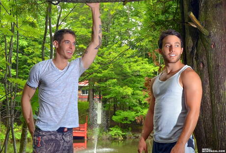 帥哥 Nicolas Potvin 和帥哥 Ben Rose 在泳池邊享受了一場精彩的肛交