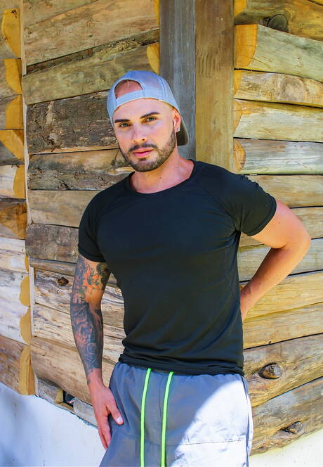 Canadian beefcake Romeo Davis and hunky guy Ronkike have a hot sex outside